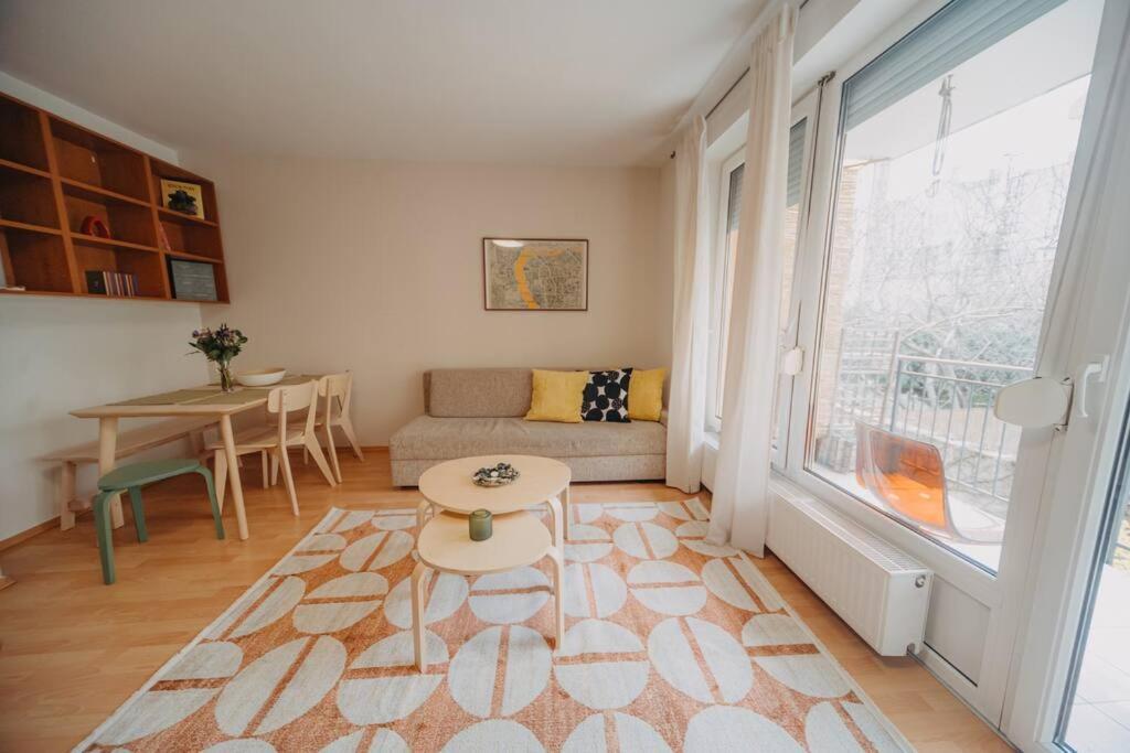 Orangehomes One Bedroom Art Apartment Budapest Exterior foto