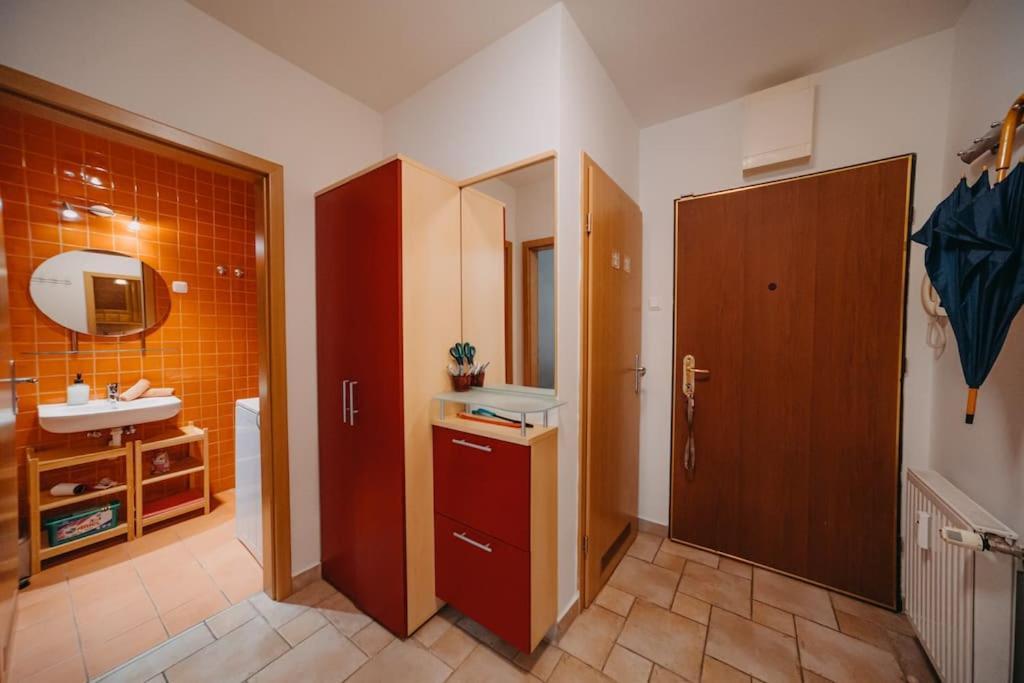 Orangehomes One Bedroom Art Apartment Budapest Exterior foto